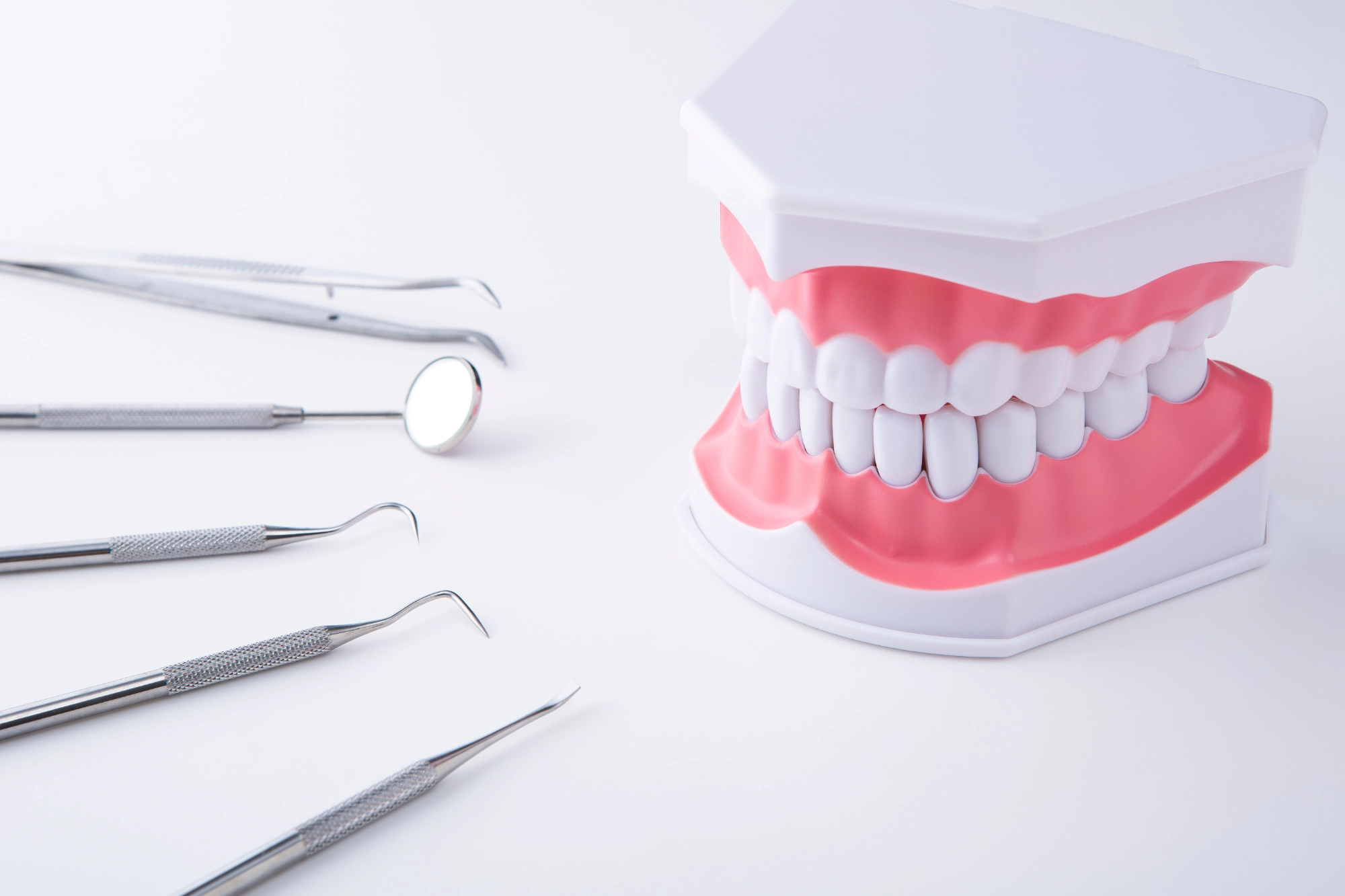 虫歯と歯周病の違いは